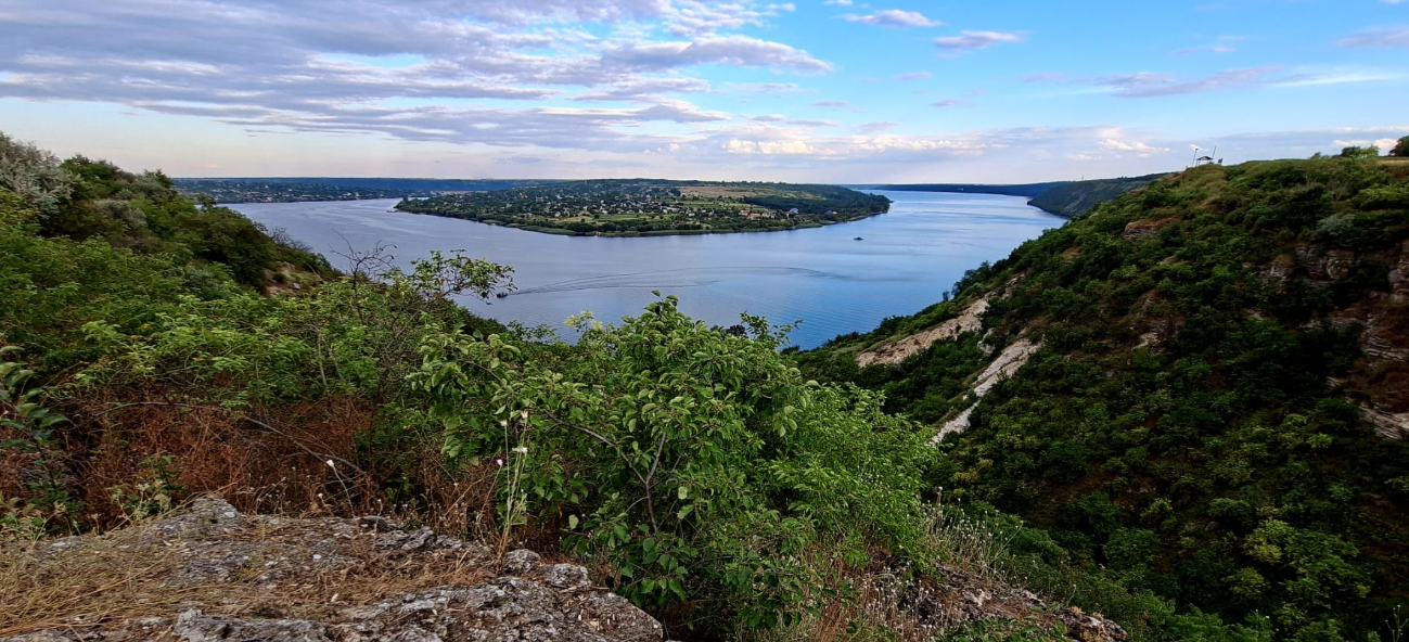 The Dniester landscape at Molovata Noua